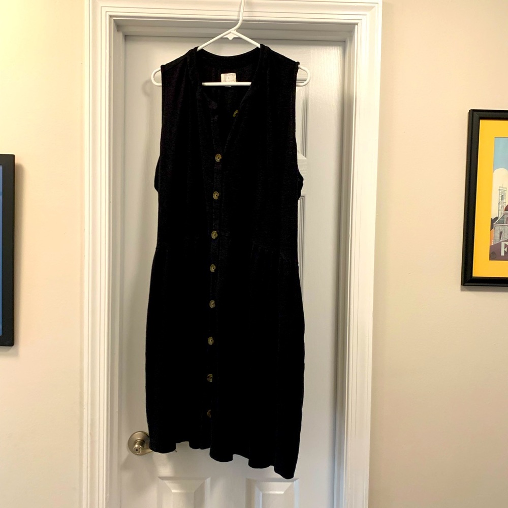 Caslon—sleeveless buttoned dress